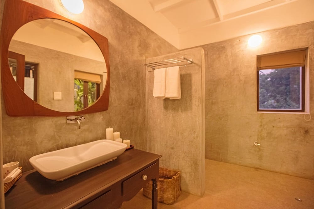 Salt by Hireavilla - 4BR w Heated Pool in Siolim