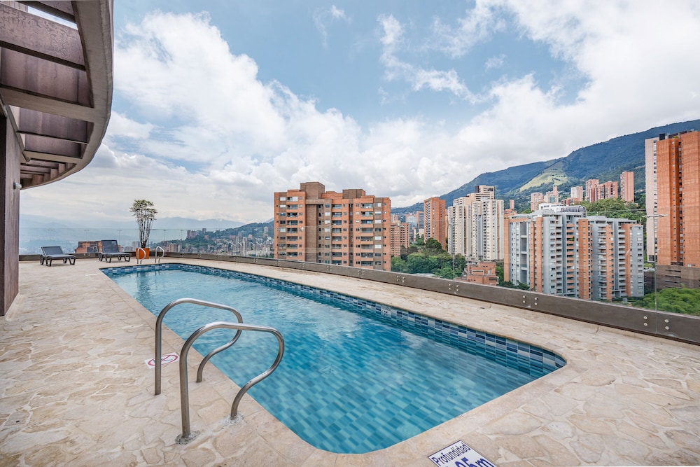 Apartamentos Class Suites by HOUSY HOST