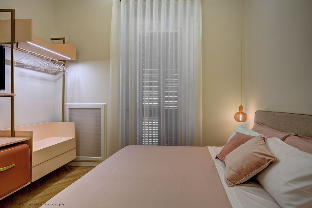 PICCAPANE ROOMS 1886