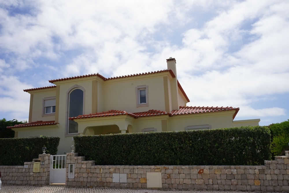 Wallis Villa