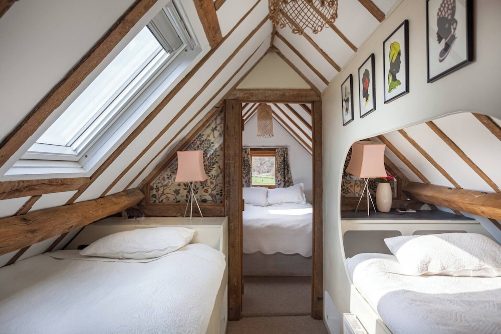 Lakeside Sussex Retreat