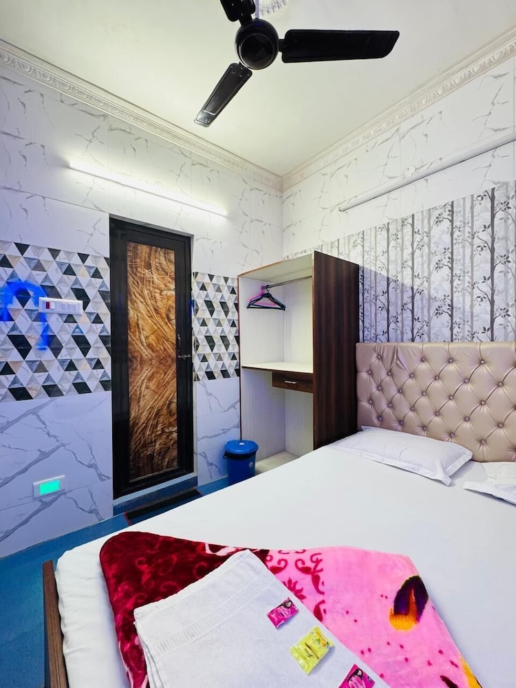 RR GUEST HOUSE