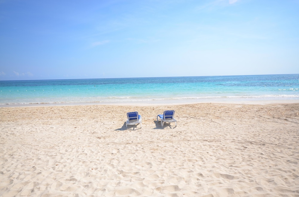 Windjammer, 4BR by Jamaican Treasures