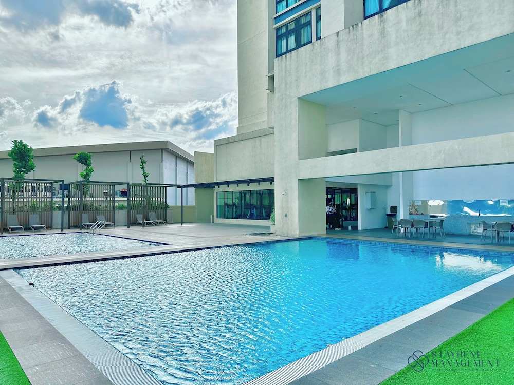 Paradigm Residence By Stayrene