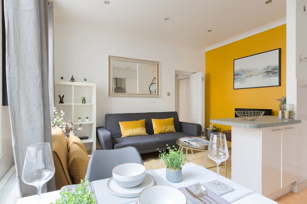 The Liverpool Street Collection