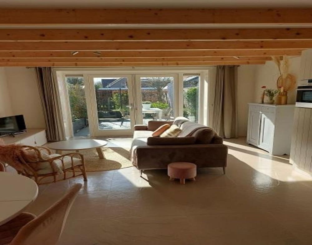 Cosy Furnished Holiday Home