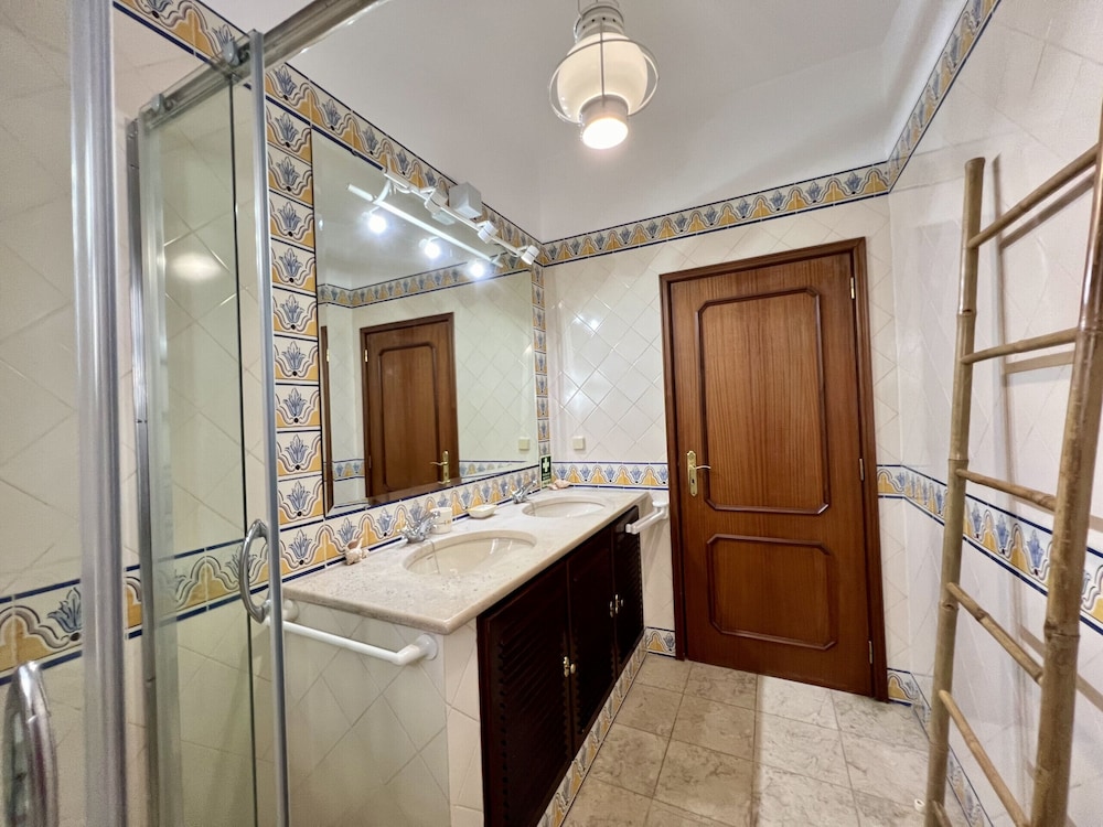 Alvor Traditional Villa by Homing