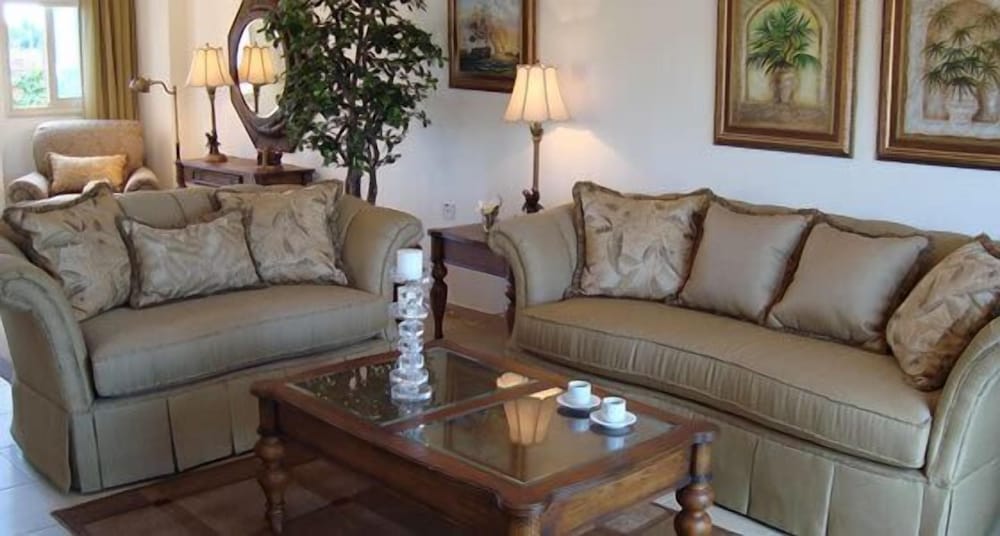 Amadora Luxury Villas