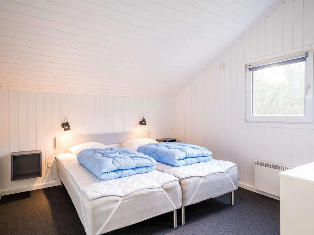 8 Person Holiday Home in Norre Nebel view 4