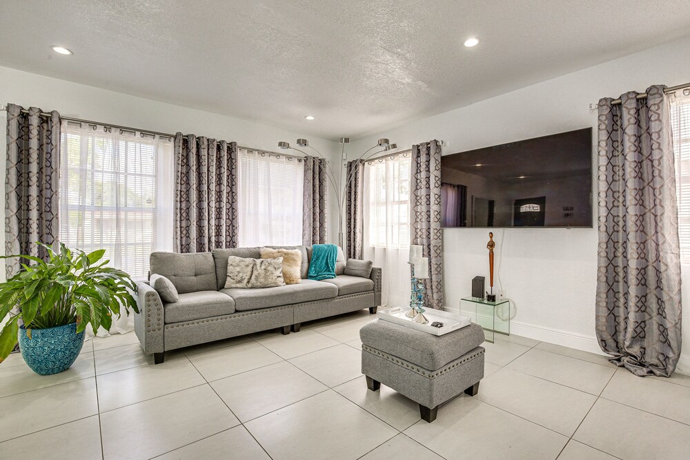 Fort Lauderdale Vacations - Sun-soaked Lauderdale Lakes Home w/ Private Pool! - Property Image 9