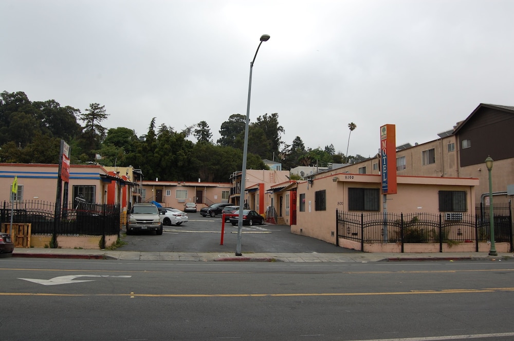 Parklane Motel