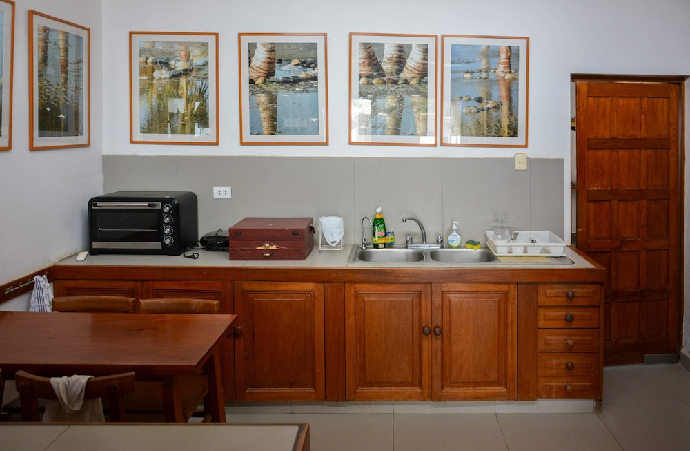 w Modern 5BR With Private Pool in Paracas