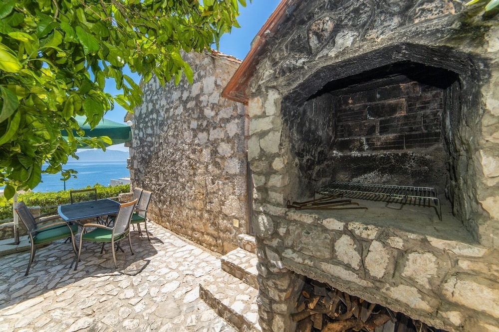 Horizont - 150 m From Pebble Beach - A2-mario view 4