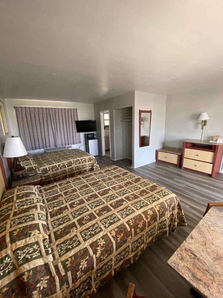 Oak Tree Inn - Property Image 17