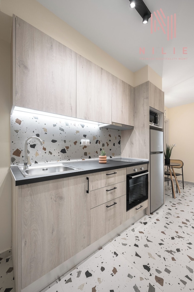 Phedra Studios Nilie Hospitality MGMT