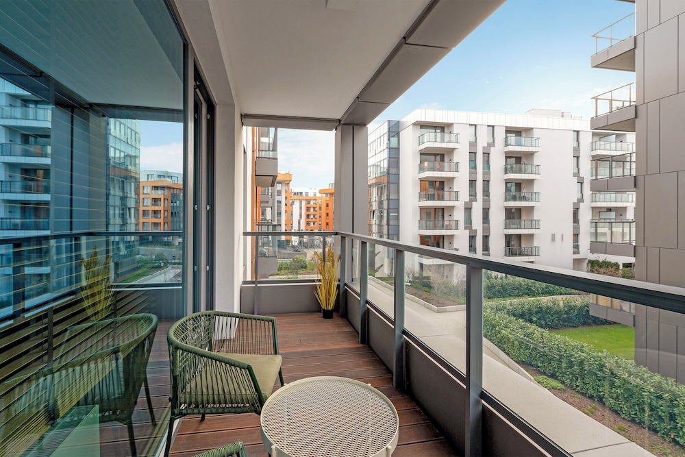Brabank Riverside & Parking by Downtown Apartments