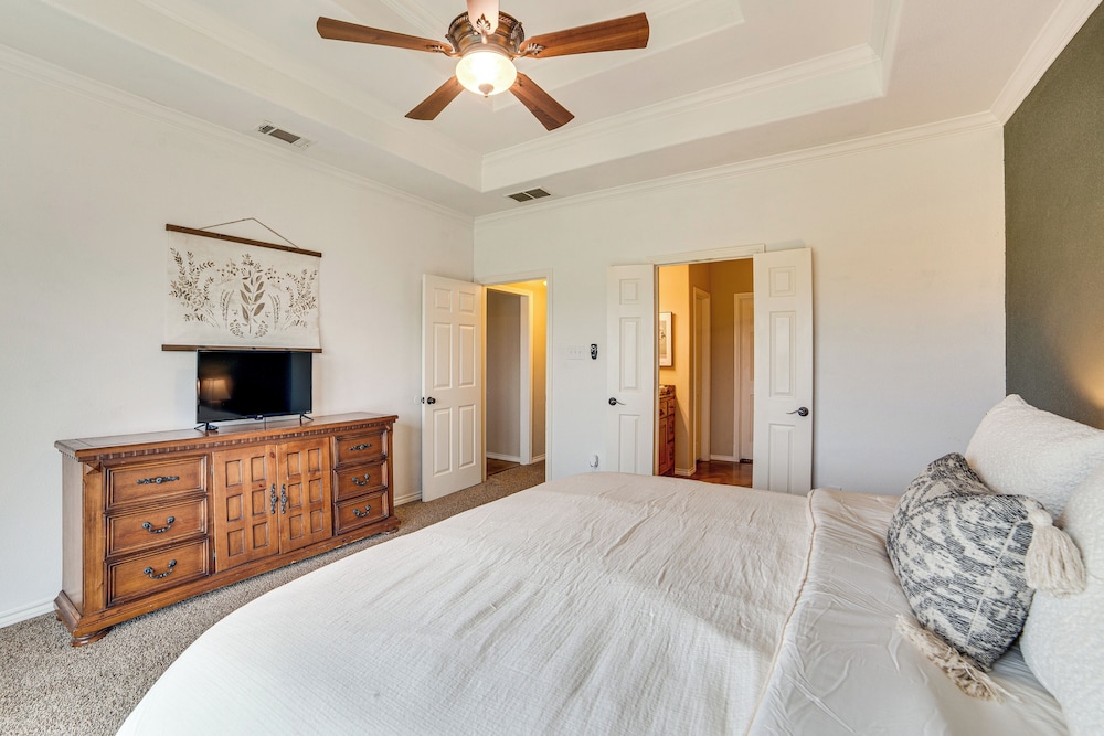 10 Mi to Lake Tawakoni: Family Wills Point Getaway
