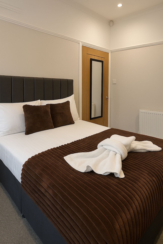 Cosy 4-bed - Sleeps 7, Garden & Pet-friendly