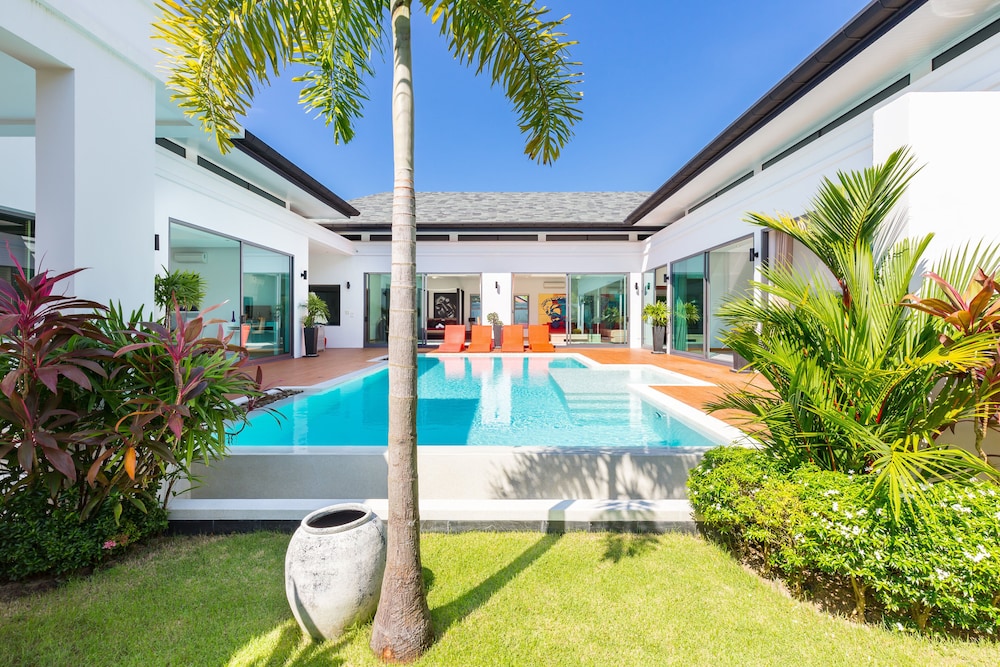 Villa Destiny view 4
