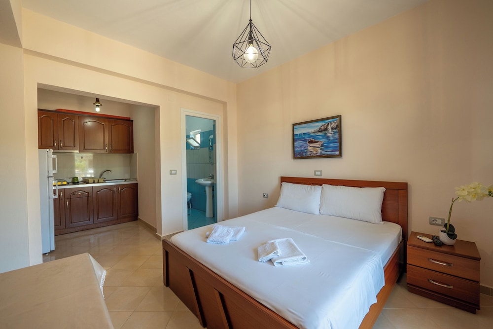 Sunny Villa