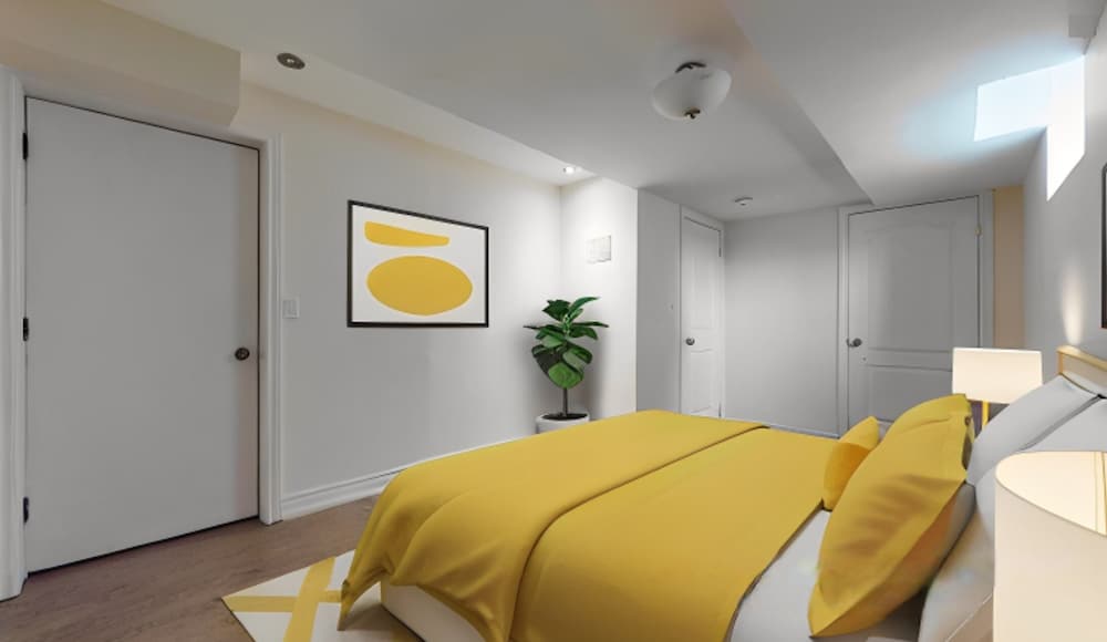 Chic Unit Near Airport and Attractions-1