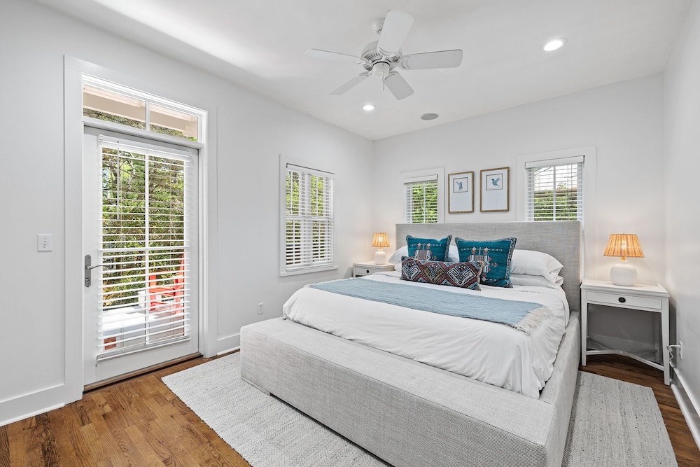 Across From the Pool & 3 Minutes to Deeded Beach in Old Seacrest: Sleeps 12 view 3