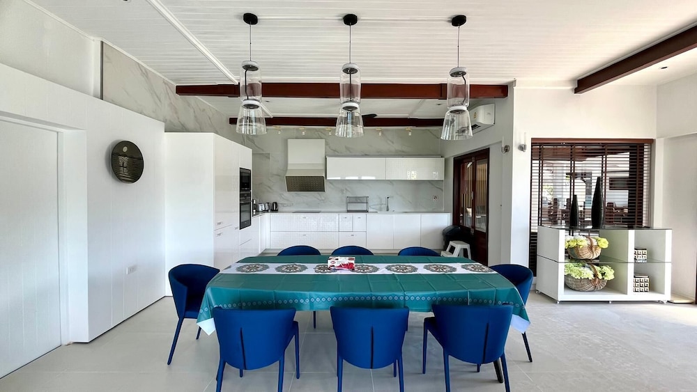 Luxury Seaview 6 Bedrooms With Infinity Pool Villa, Private Gym, Superfast Wifi