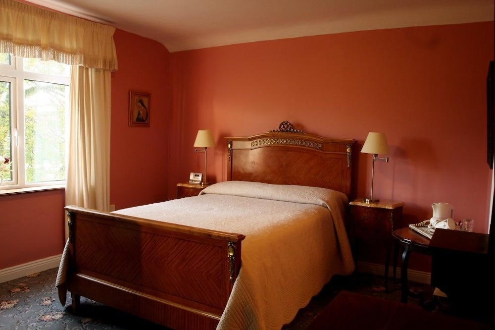 Coolanowle Country House
