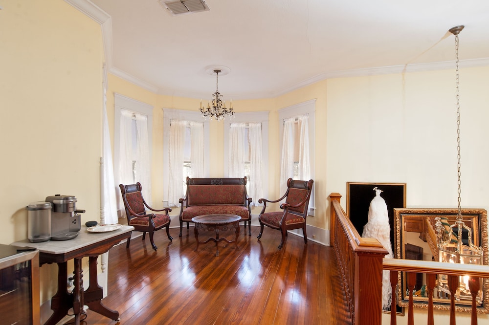 Oaklea Mansion Bed and Breakfast view 2