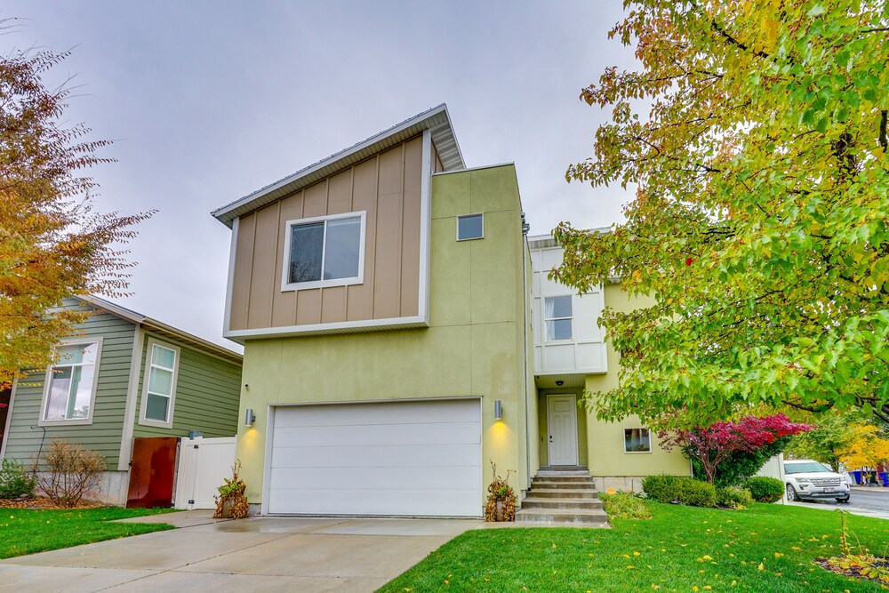 South Salt Lake Home w/ Hot Tub: 7 Mi to Downtown view 3