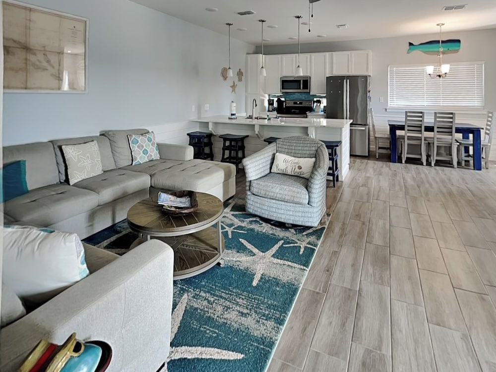 Port A's Flip Flops & Pop Tops by Silver Sands Vacation Rentals