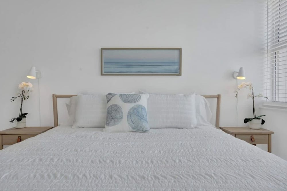 Boutique Luxury 2Br 2Ba Beach Intercostal View