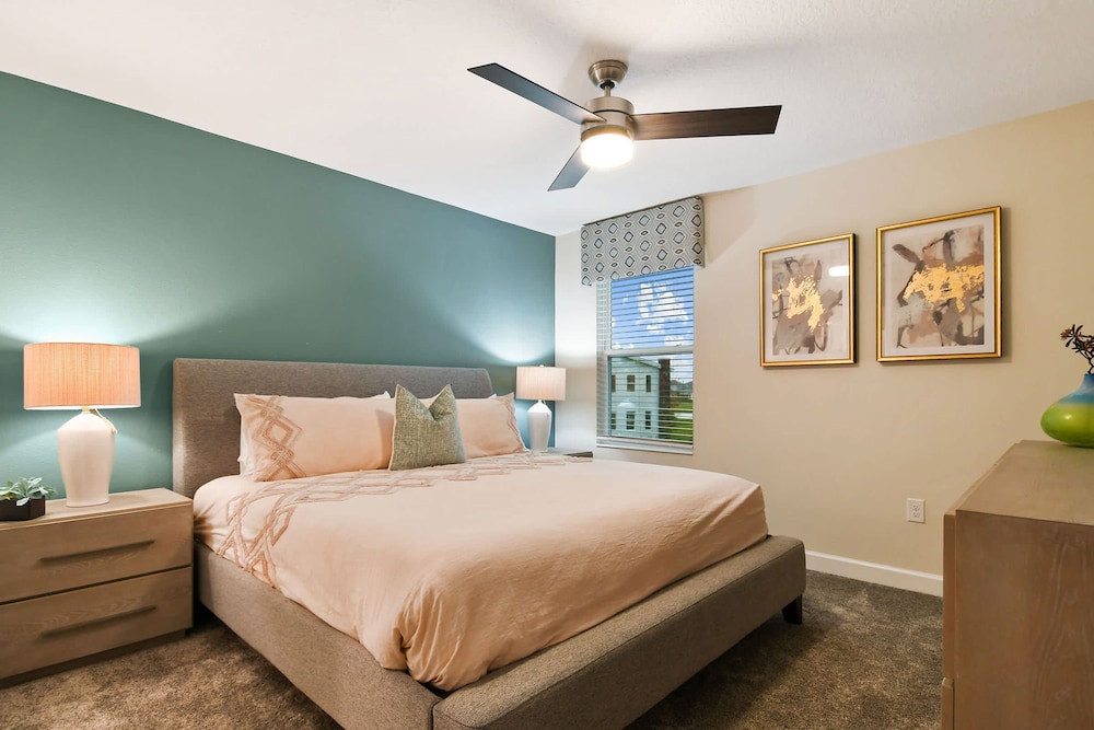 Home 9 Bed Themed Rooms Pool Storey Lake