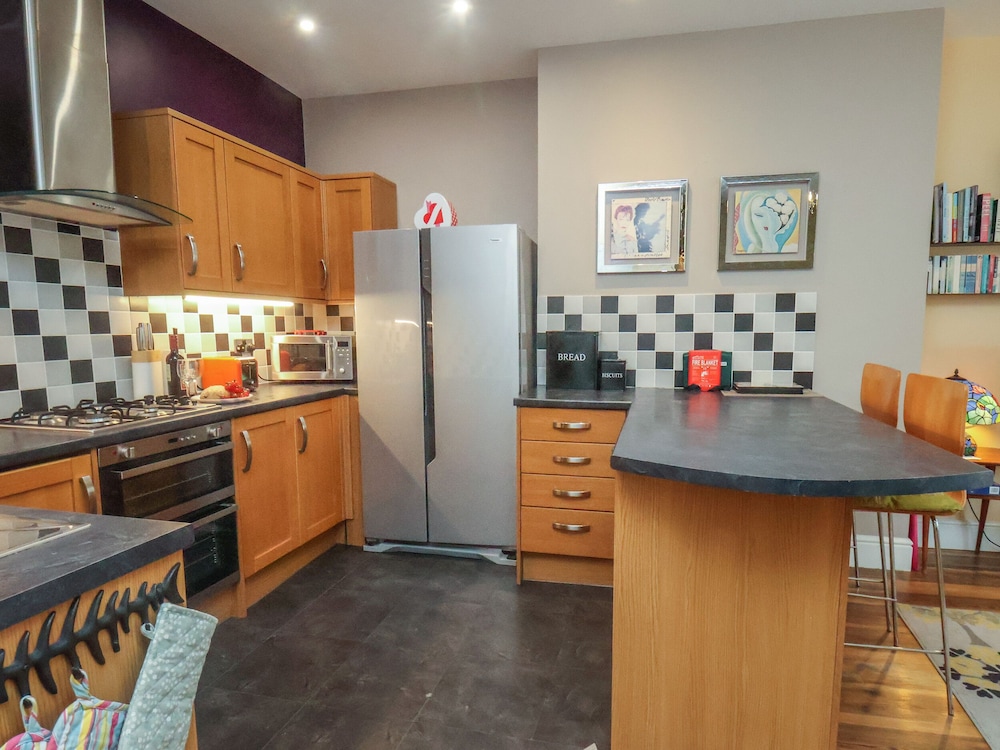 Apartment 4