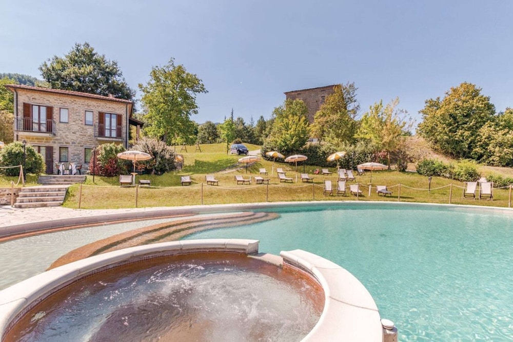 Apartment in Marche Near Urbino and Pool