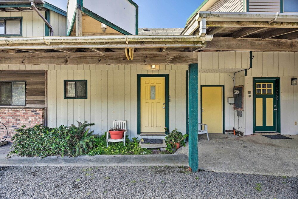 Sanderling Sea Cottages, Unit 1 With Deck! view 2
