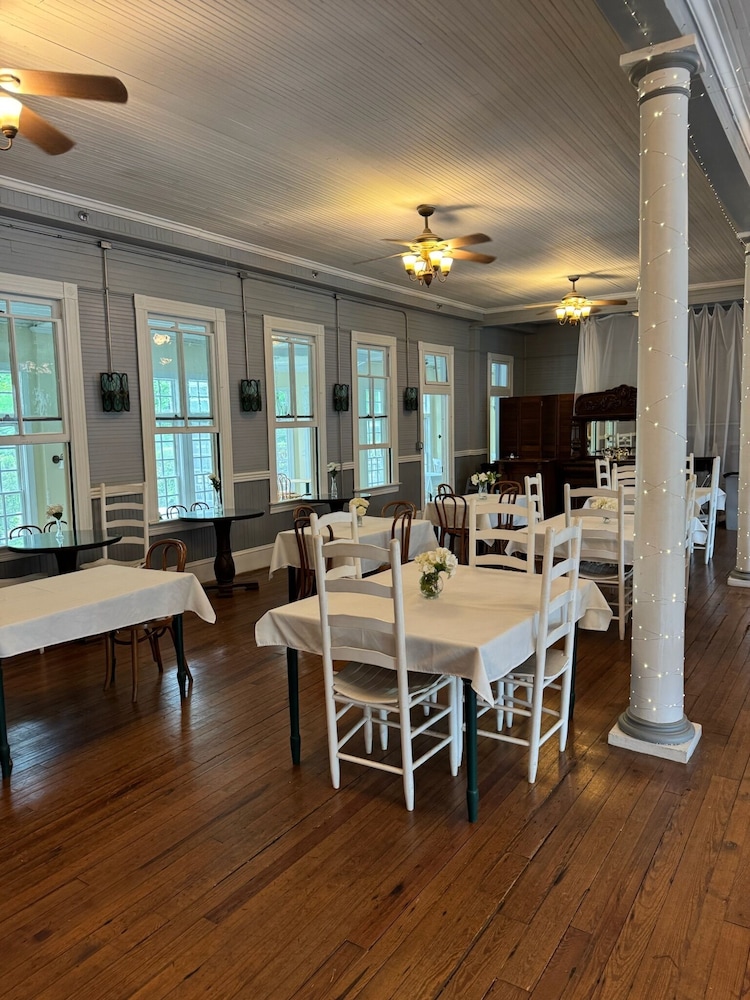 Balsam Mountain Inn