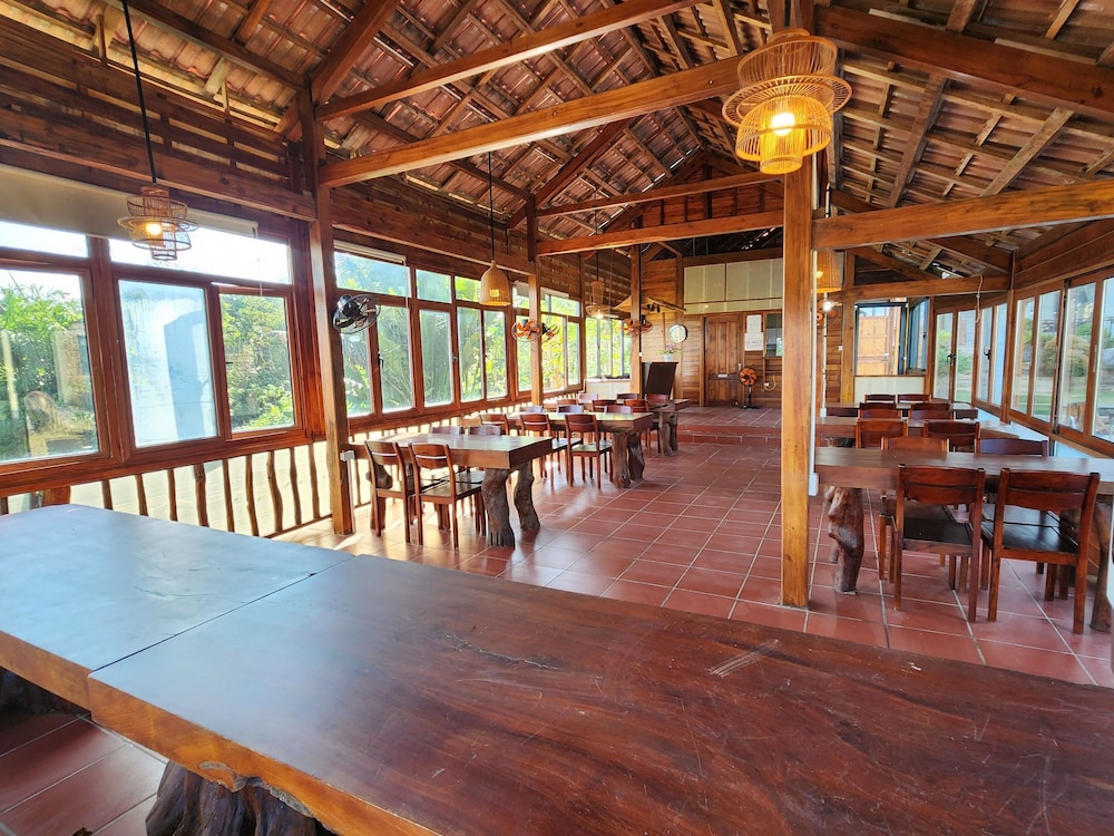 Sunny Shore Resort