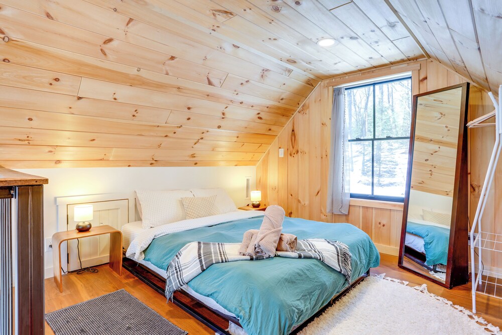 Waterfront Studio w/ Loft & Dock Near Narrowsburg!