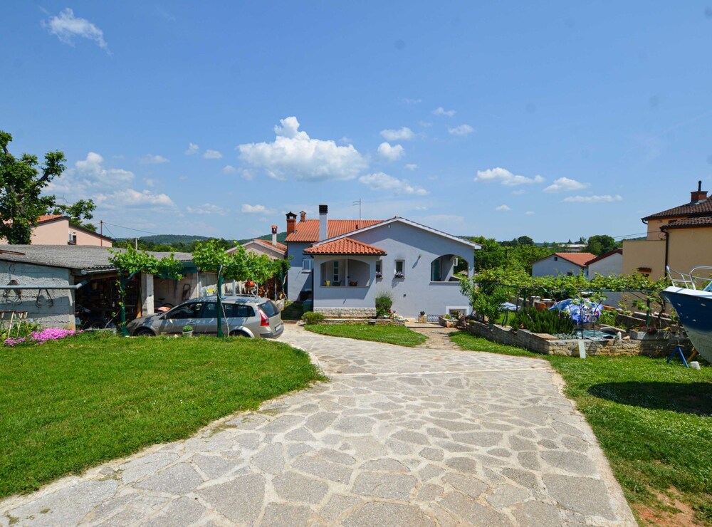 Radovani Peaceful and Serene Apartment With Terrace