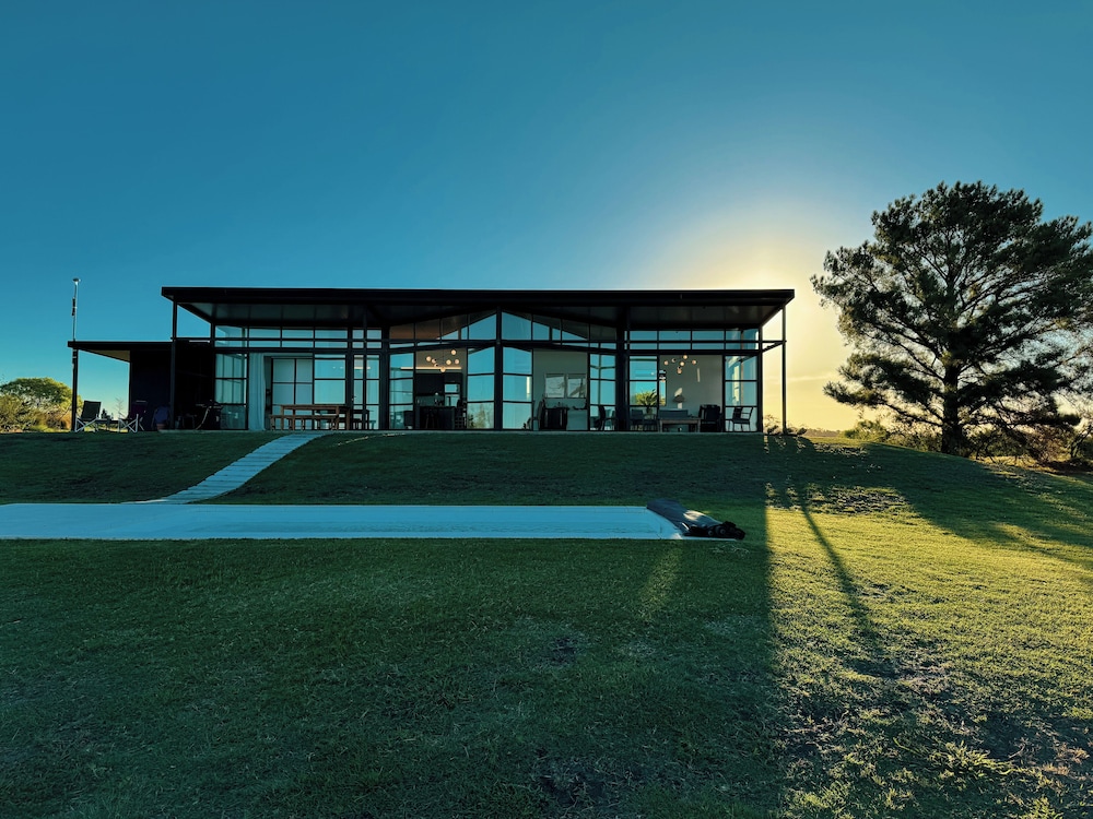 La Casa de Cristal by Puerto Dijama