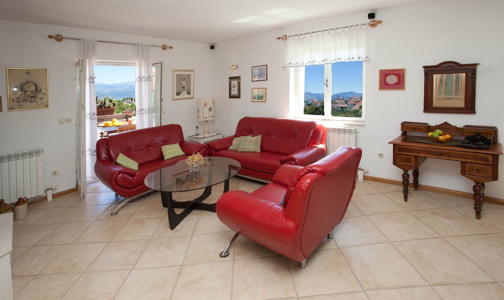 Villa Lukrecia view 4