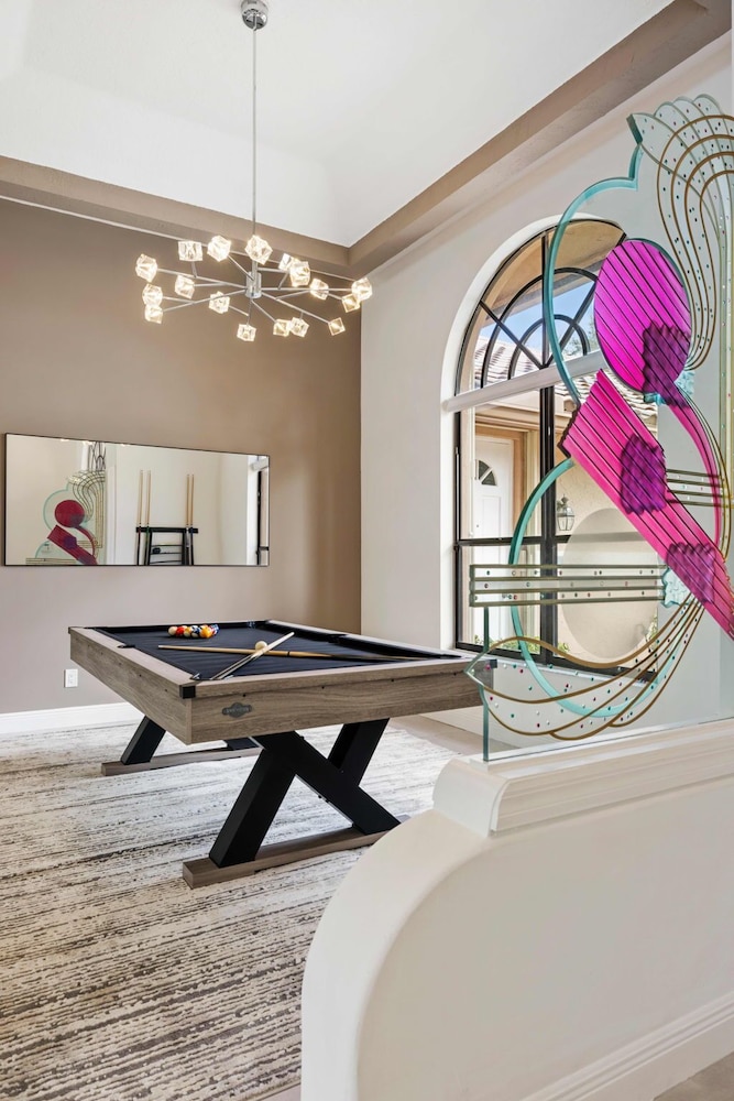 Grand 6BR Plantation Estate w/ Tennis & Pool