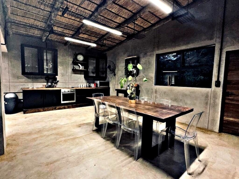 Syeta Bush Lodge