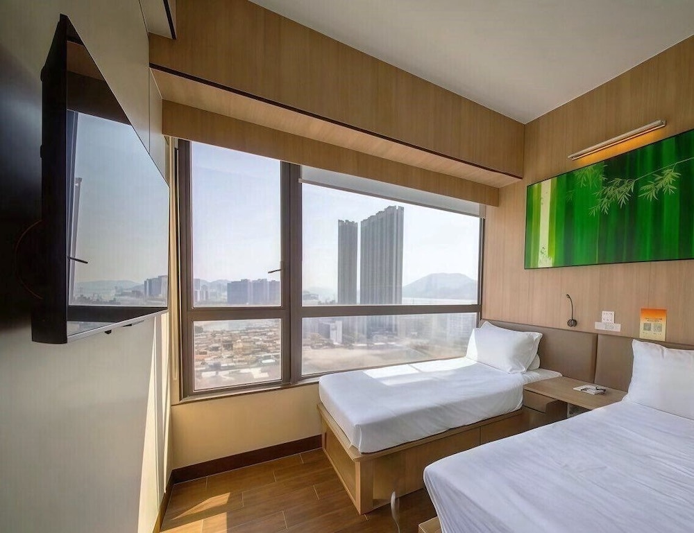 MIJ (KAI TAK) HOTEL