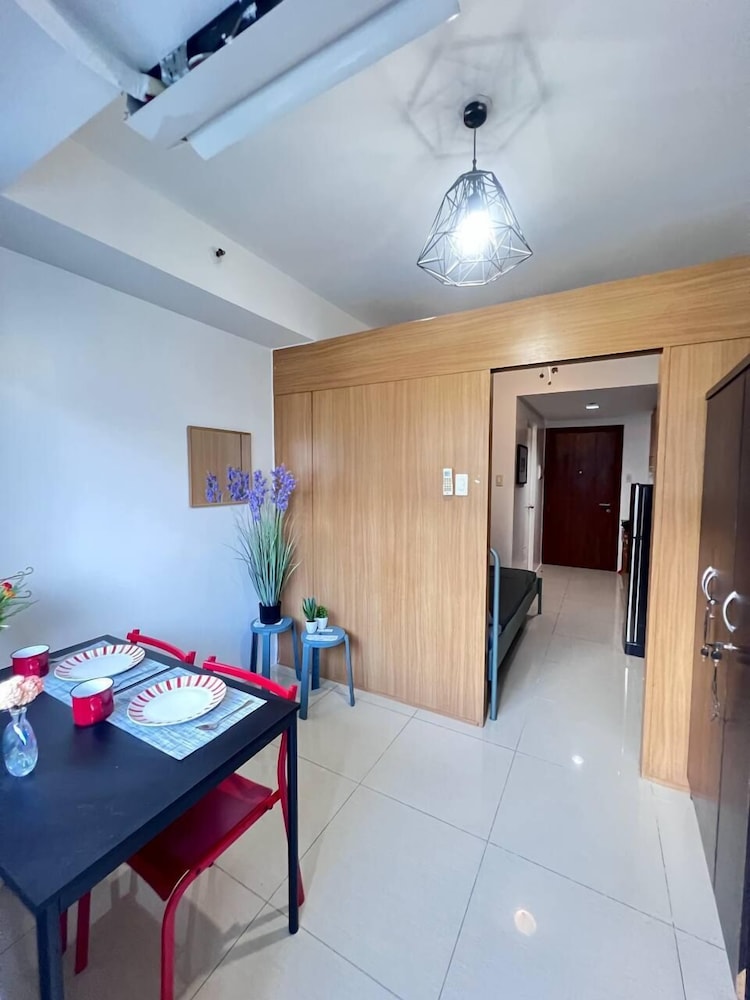 1 BR Shell Residences Facing amenities