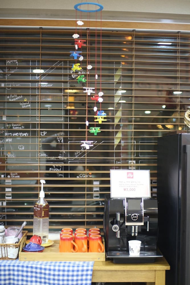 Jeju R Hotel & Guest House - Hostel