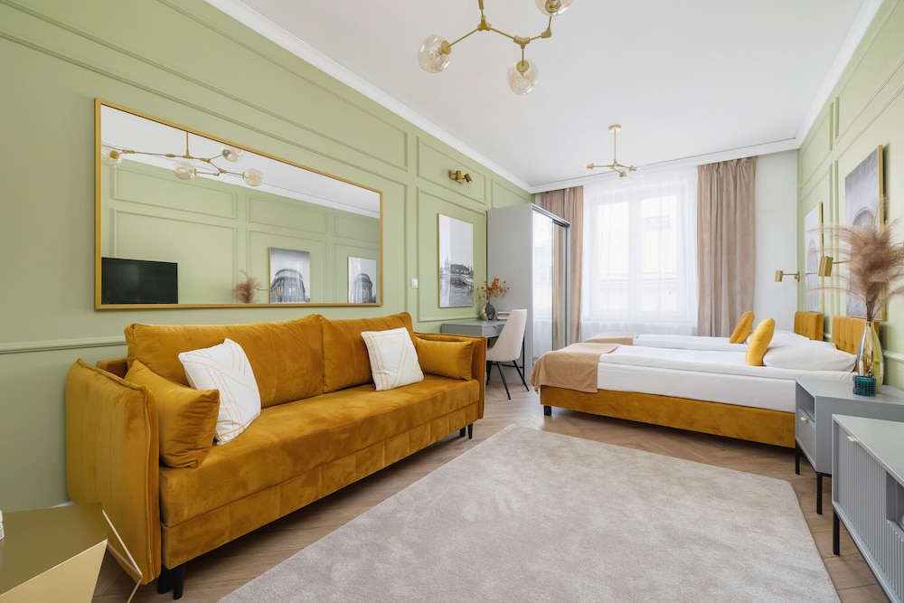 Starowiślna Lux Apartment by Renters view 4