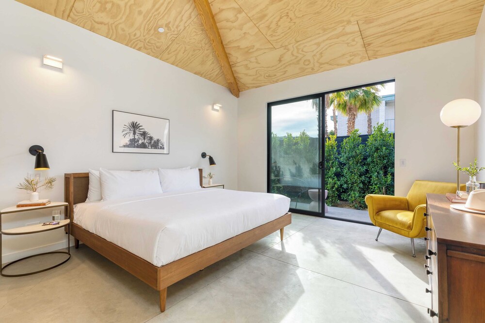 Blackhaus B : 4 Bedroom Suite by Avantstay 4-rooms