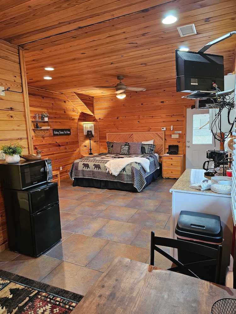 Honey Bear Haven Suite 2
